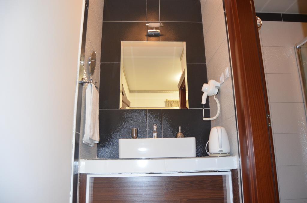 The Gala Palace Suits Kars Room photo