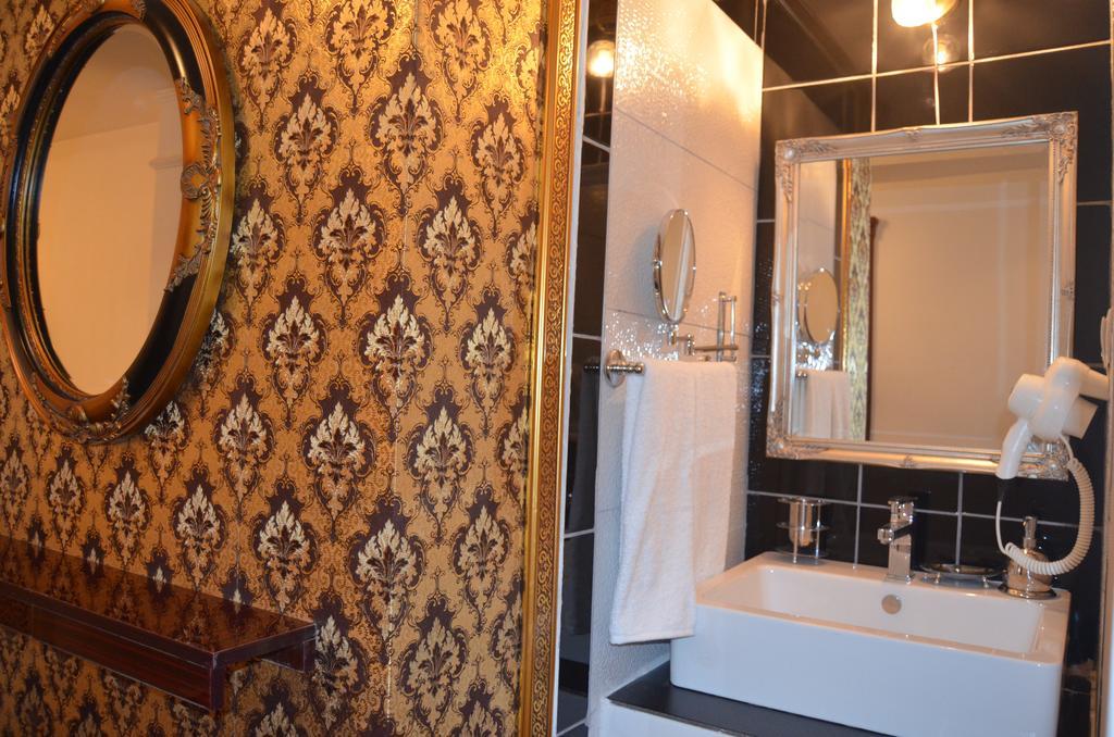 The Gala Palace Suits Kars Room photo
