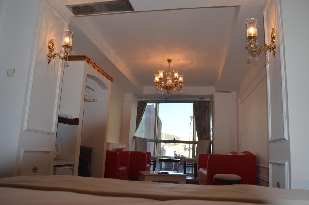 The Gala Palace Suits Kars Room photo