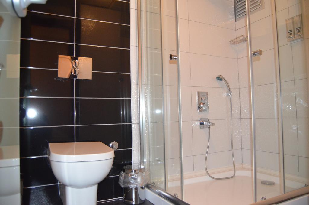 The Gala Palace Suits Kars Room photo