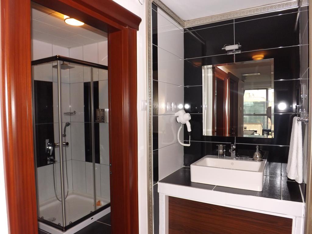 The Gala Palace Suits Kars Room photo