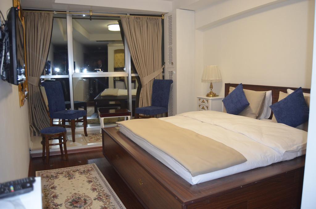 The Gala Palace Suits Kars Room photo
