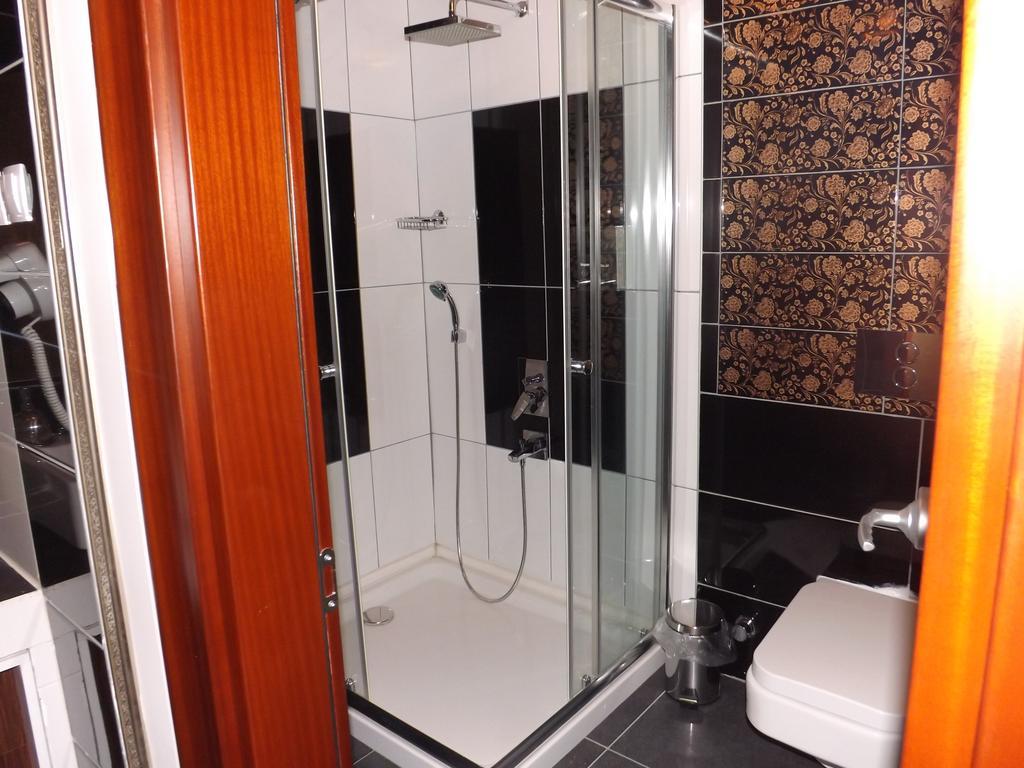 The Gala Palace Suits Kars Room photo