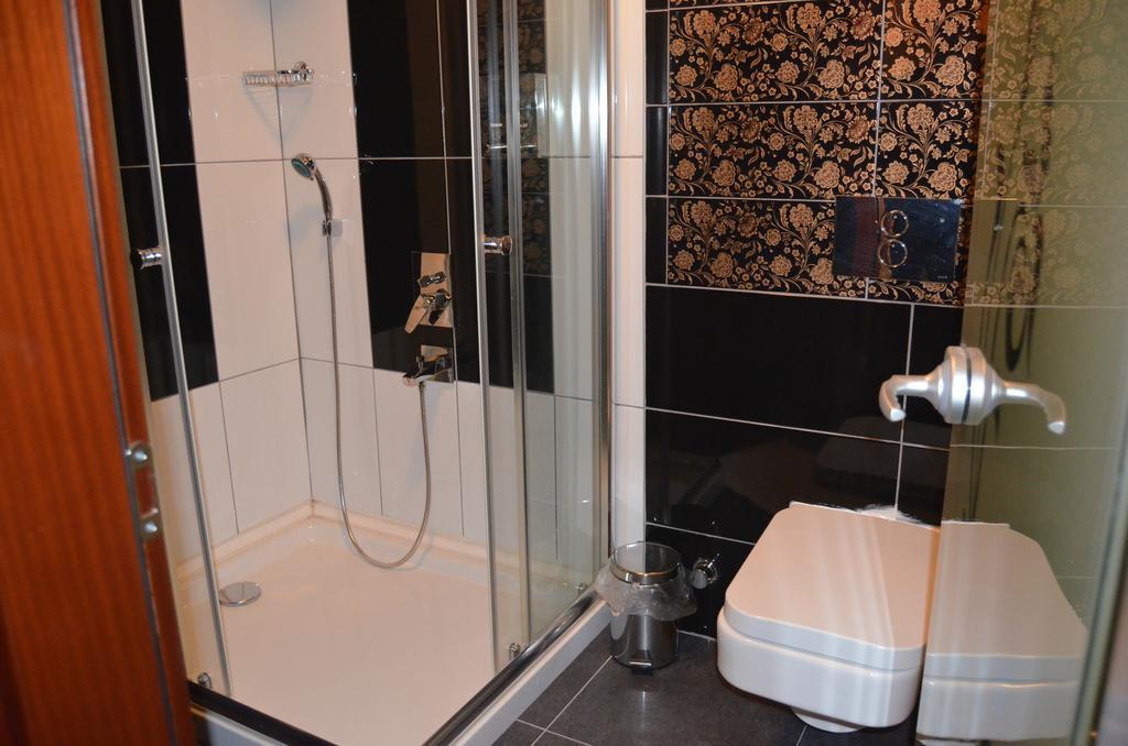 The Gala Palace Suits Kars Room photo